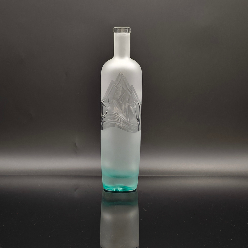 500 ml benutzerdefinierte blau geprägte Whiskyflaschen 