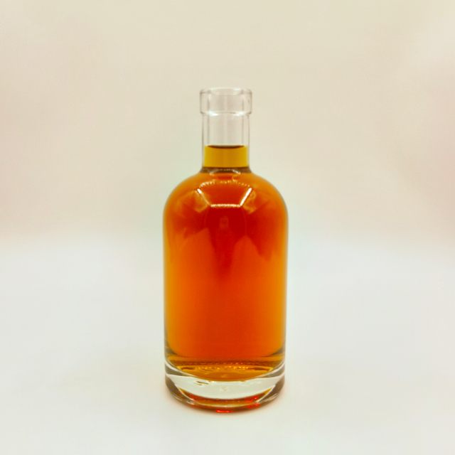 750 ml kristallklarer runde nordische Wodka -Glasflasche