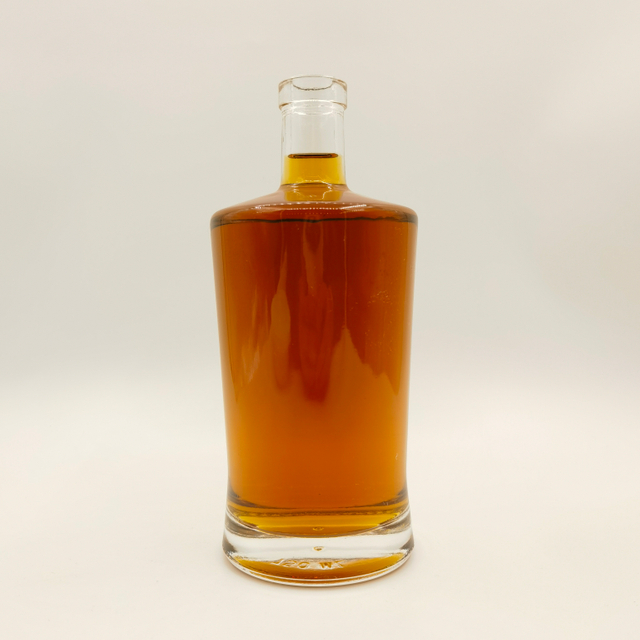 750 ml Fabriklieferant Großhandel maßgeschneiderte Glas Rumflaschen
